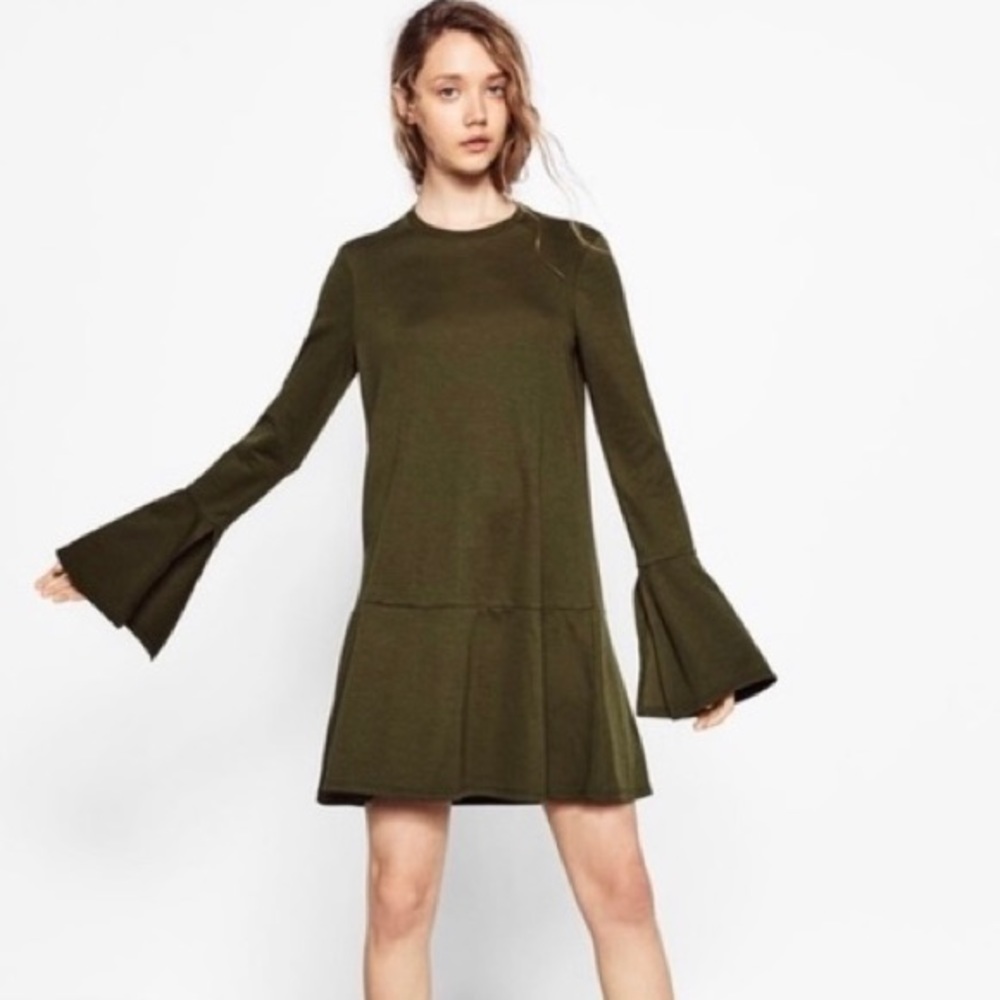 ⭐️ Zara Trafaluc Olive Green Bell Sleeve Mini Dress M